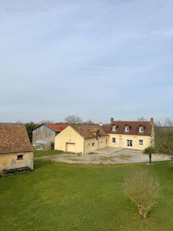 Maison à NOYEN-SUR-SARTHE