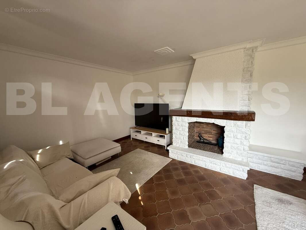 IMG_4631 - Maison à PAYRIN-AUGMONTEL