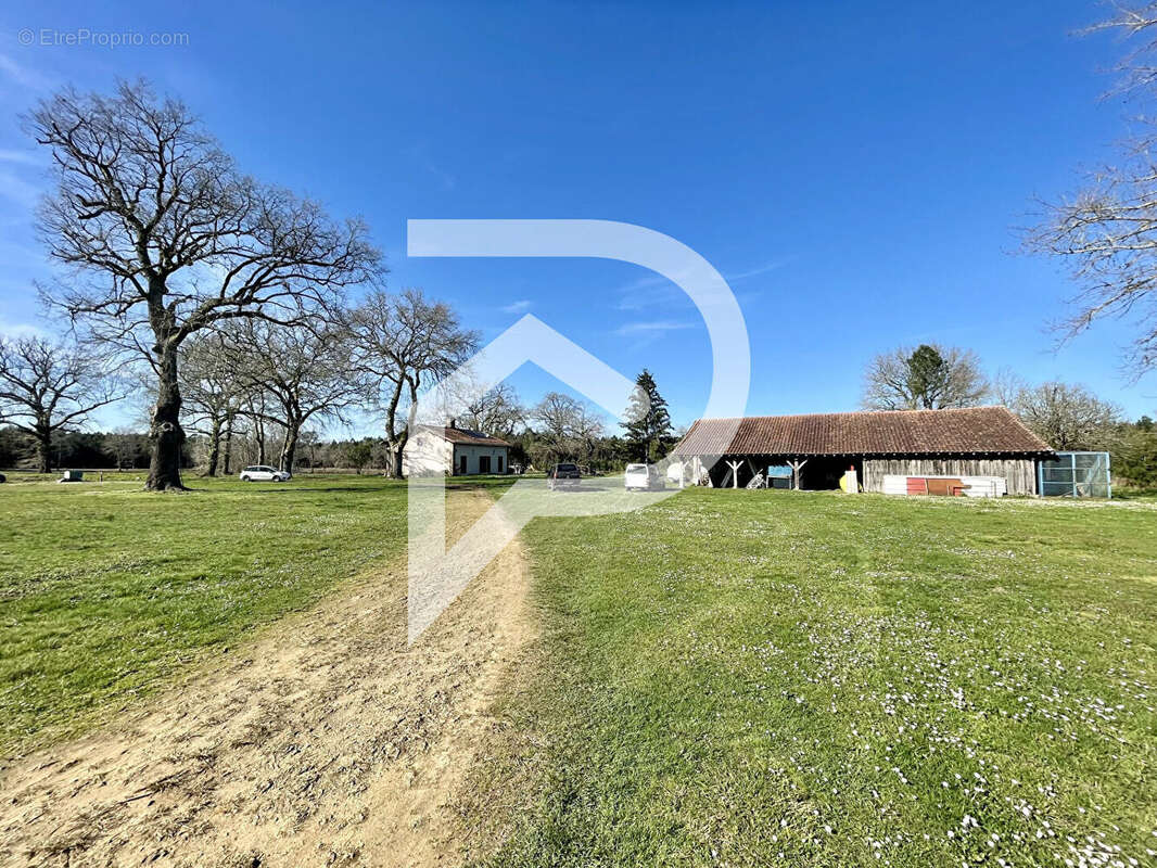 Maison à CERE