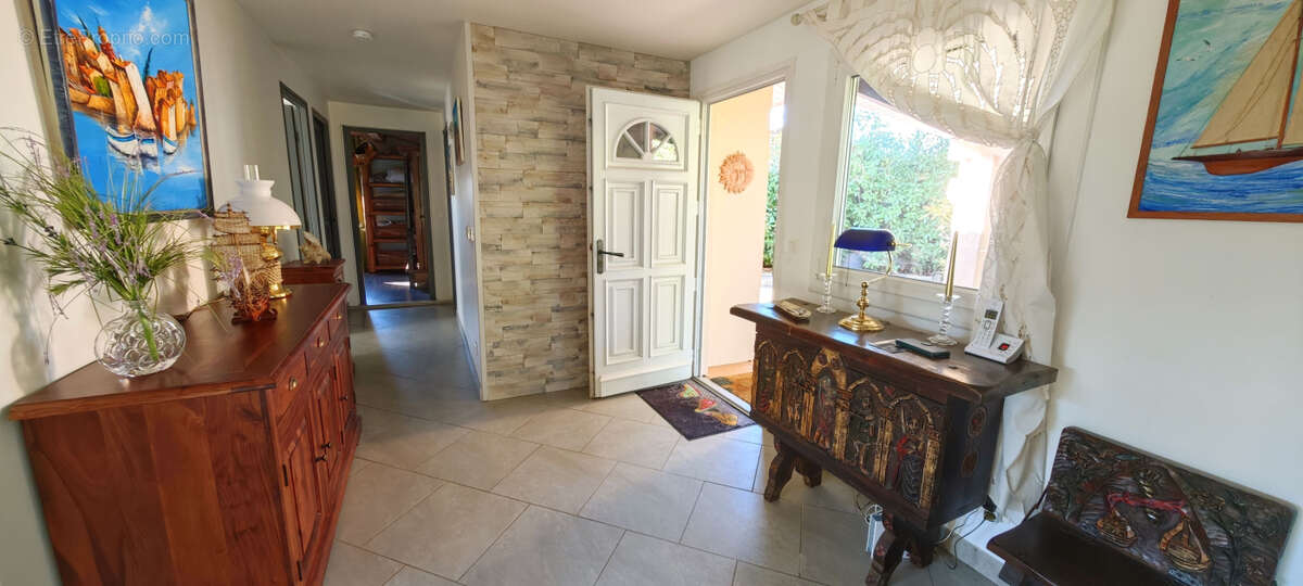 Maison à ROQUEBRUNE-SUR-ARGENS