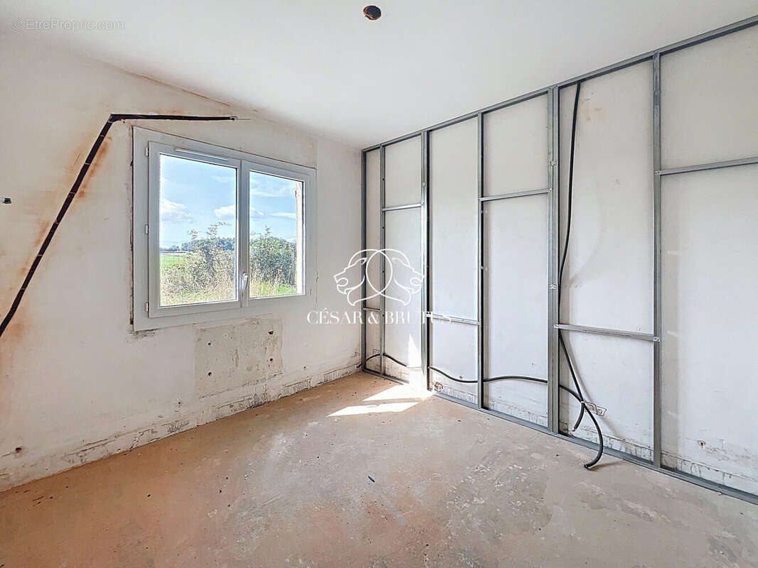 Maison à SAINT-BONNET-DE-CRAY