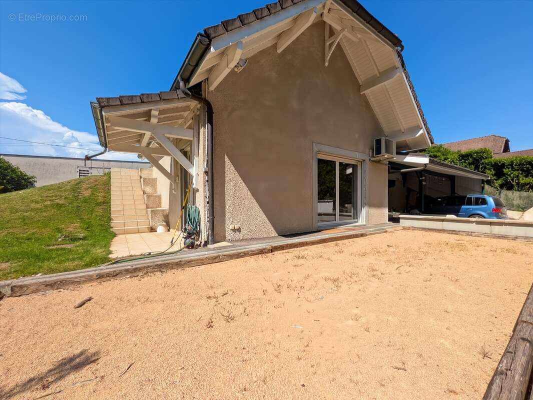 À vendre Maison 6 pièces LOISIN (74) Maison familiale avec piscine et dépendance – Secteur recherché aux portes de Genève - photo 9
