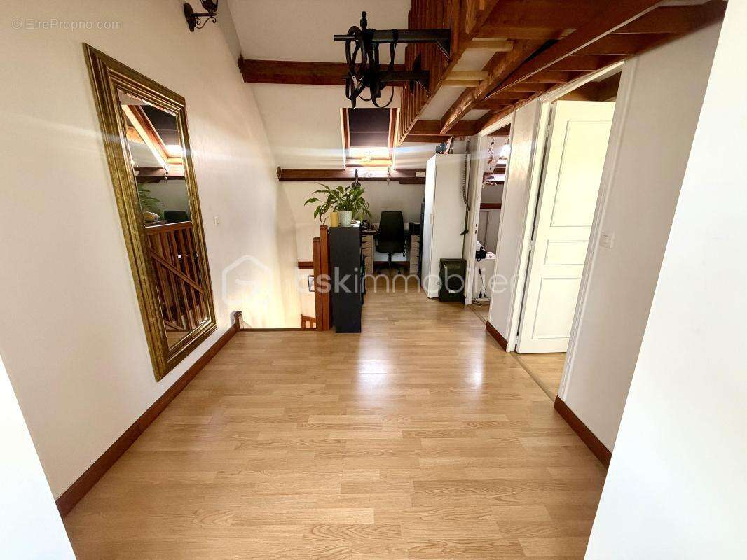 Maison divisée 110m2 – Lot arrière – T4 + T2 en duplex avec dépendance - photo 6