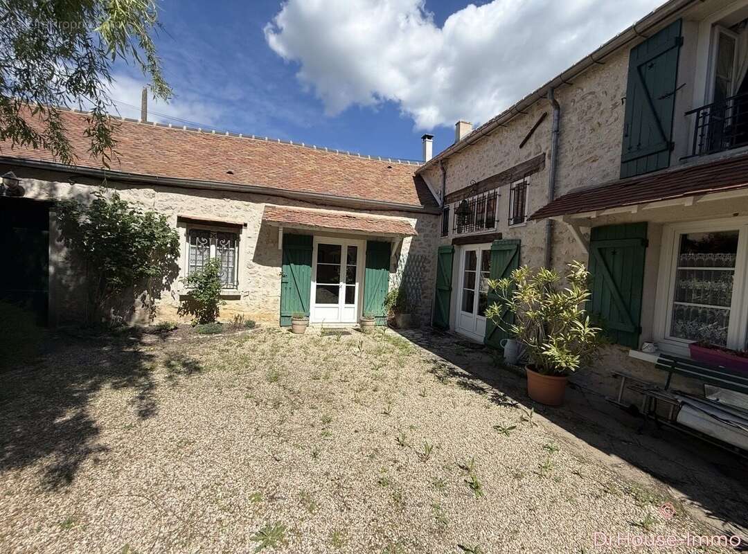 Maison à BAGNEAUX-SUR-LOING