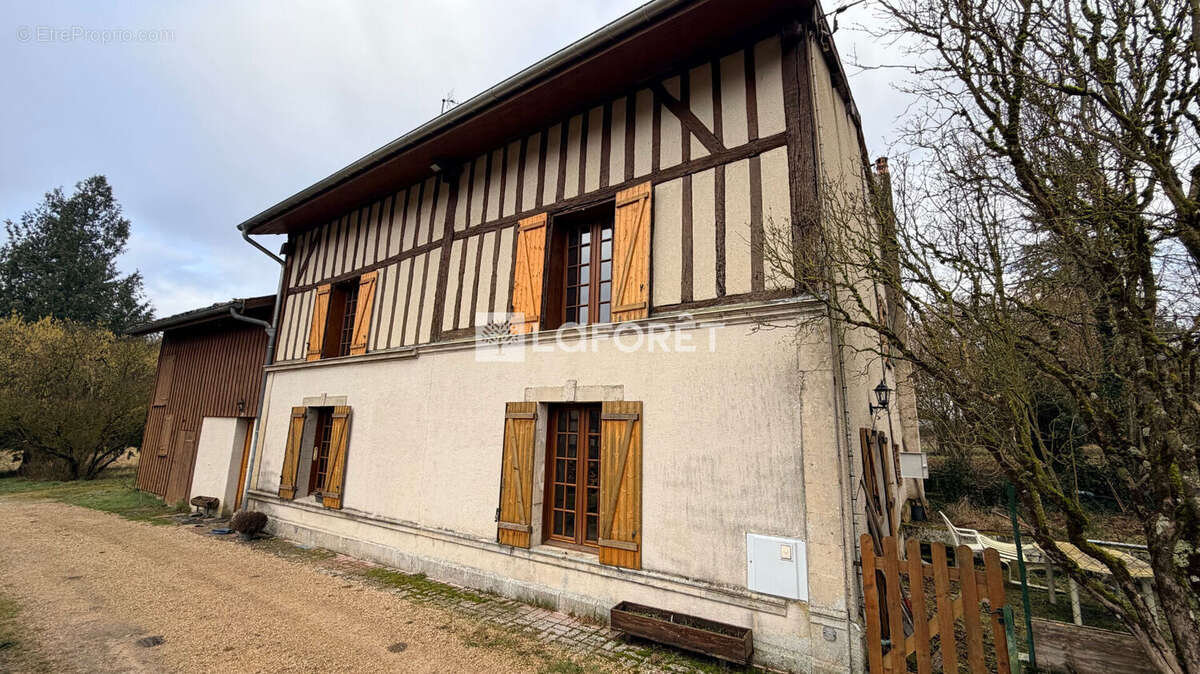Maison à FUTEAU