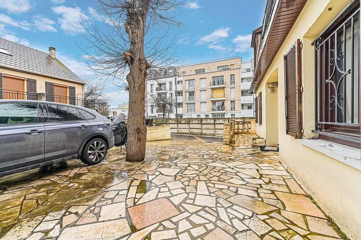 Maison à BONNEUIL-SUR-MARNE