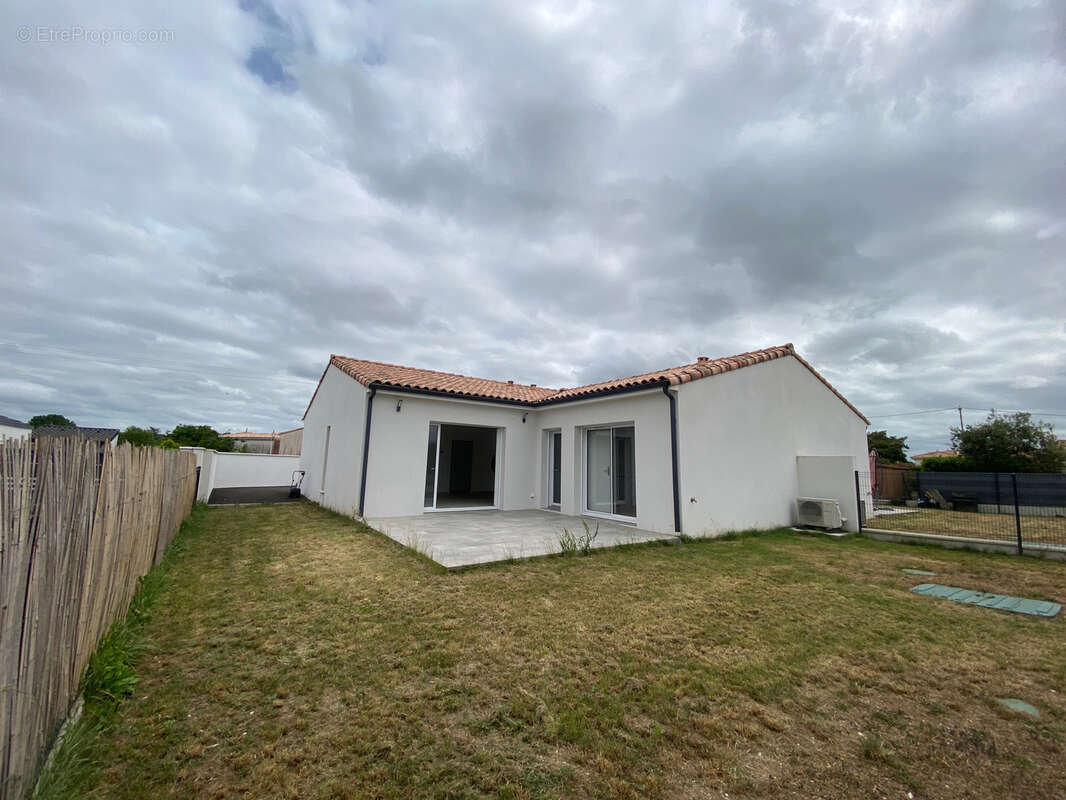 Maison à CORME-ECLUSE