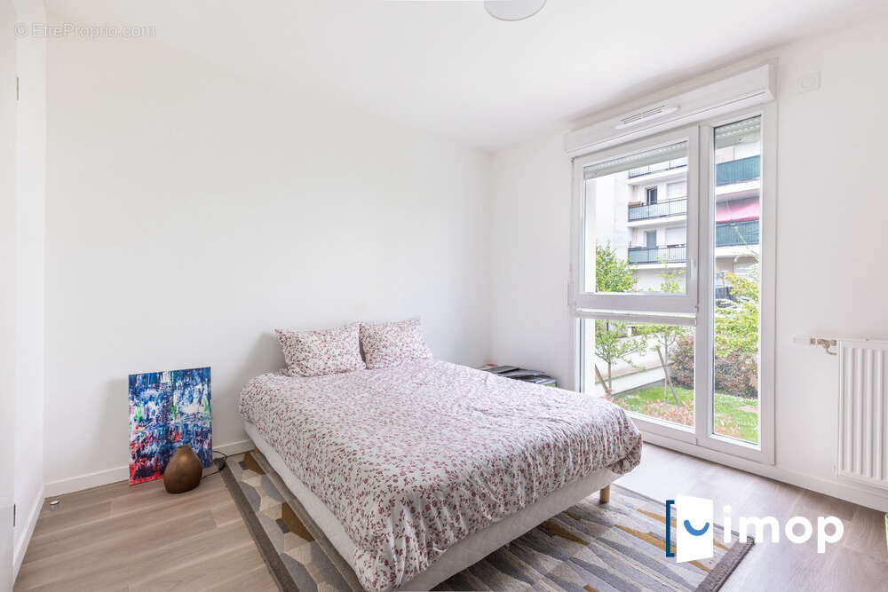 Appartement à LES PAVILLONS-SOUS-BOIS