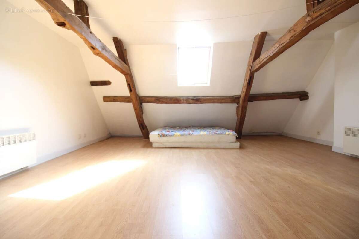 Maison à CIRES-LES-MELLO