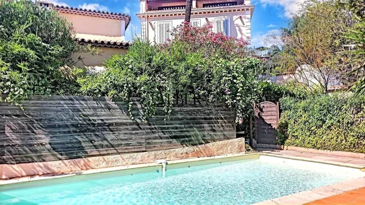 Appartement à LE CANNET