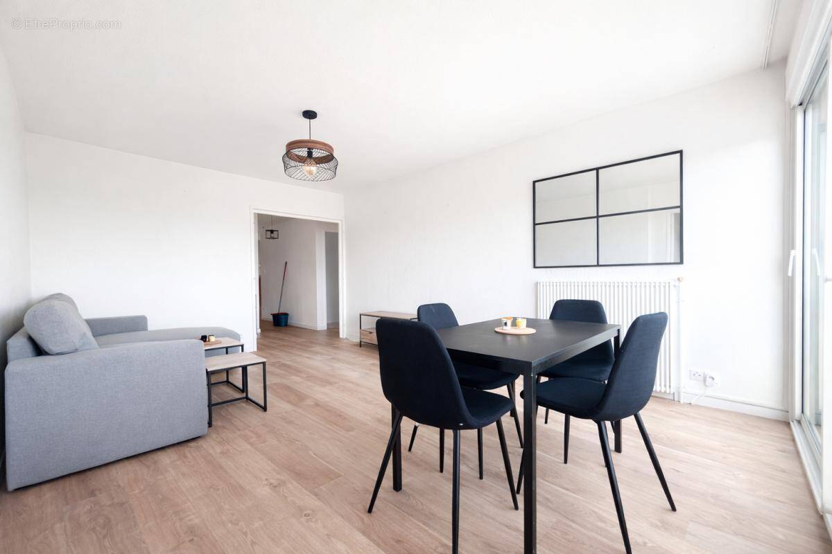 Appartement à RAMONVILLE-SAINT-AGNE