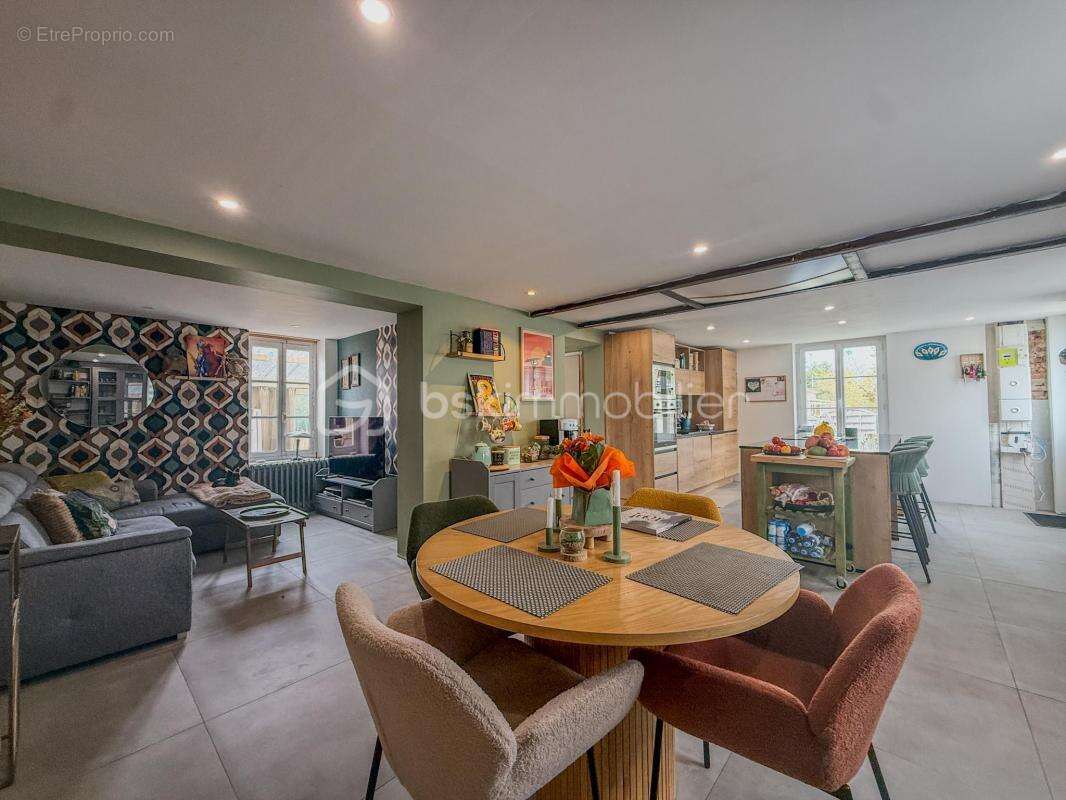 Maison à PONT-L&#039;EVEQUE