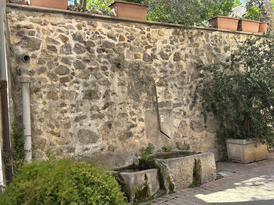 Maison à SOLLIES-TOUCAS