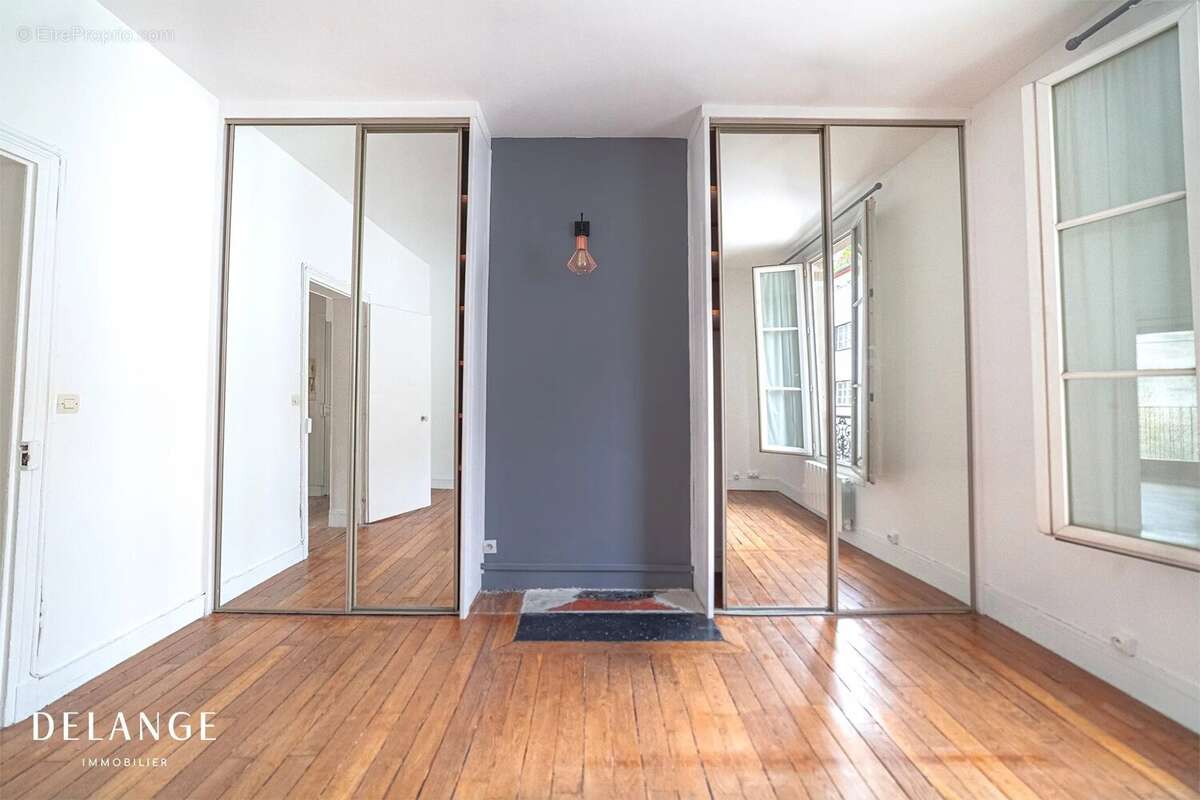 Appartement à PARIS-14E