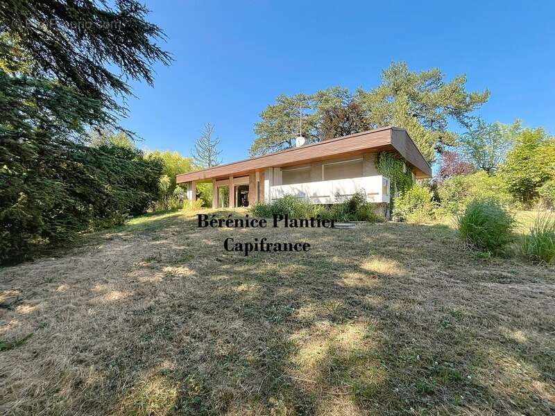 Maison à VETRAZ-MONTHOUX