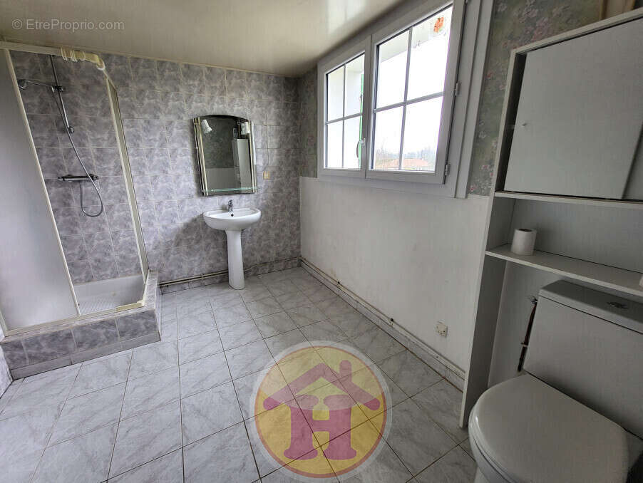 Maison à SAINT-JUNIEN