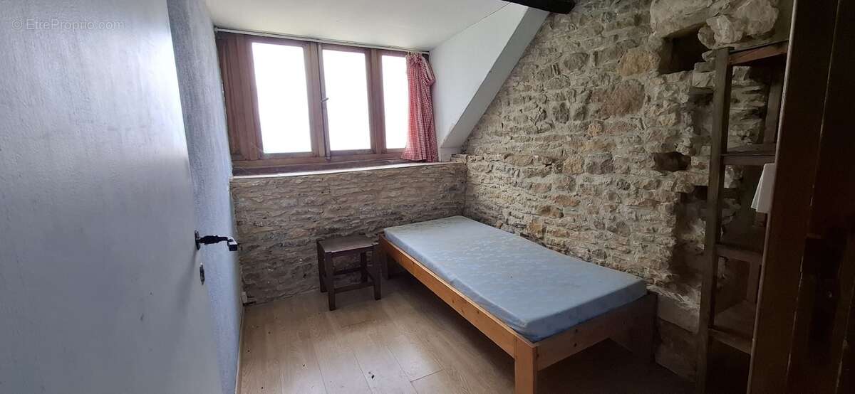 Maison composée de deux parties séparées (ou pas) 10 pièces 167 m2, LA CHAPELLE AUBAREIL (24) - photo 12