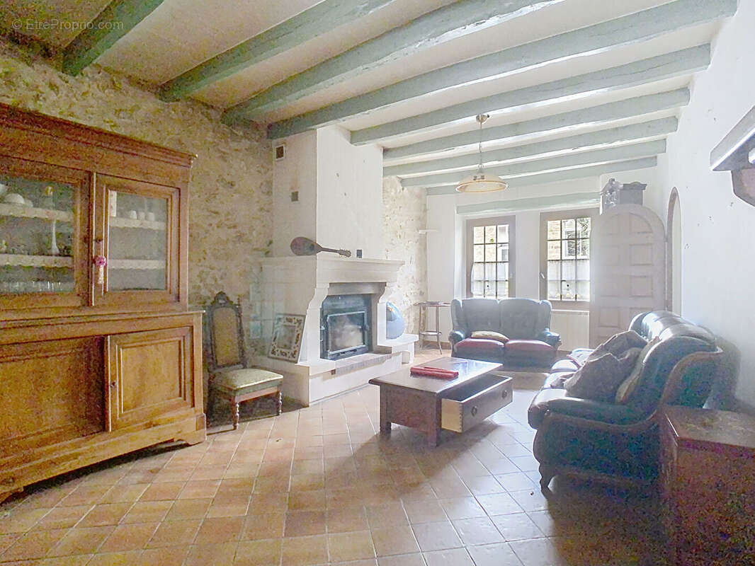 Maison à SAINT-JUNIEN