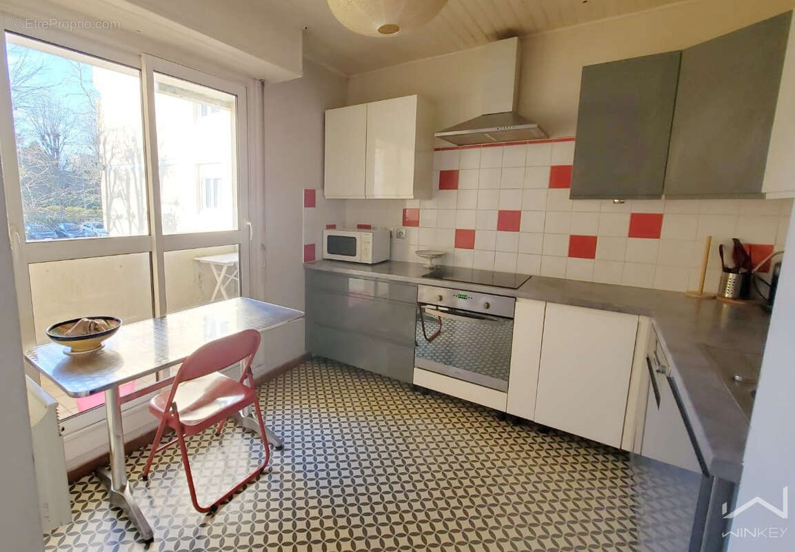 Appartement à EZANVILLE