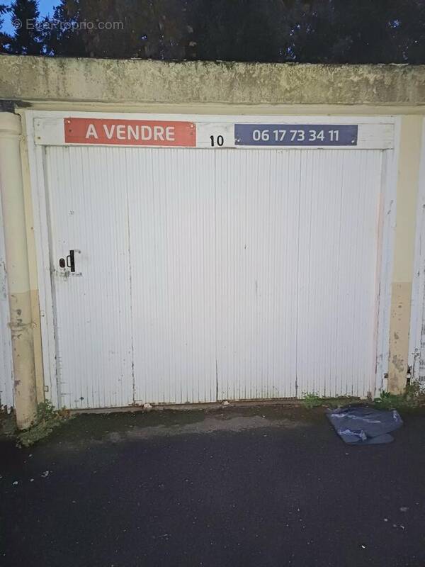 Photo 1 - Parking à RENNES