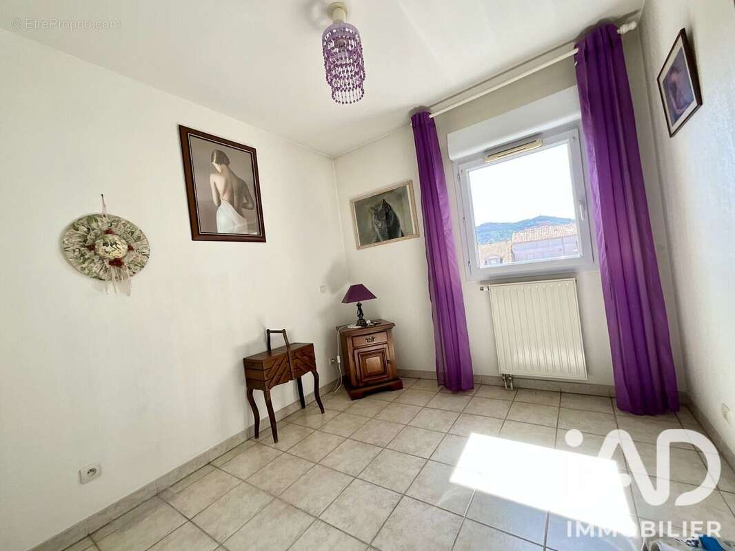 Appartement 78 m² à Ales  - photo 7