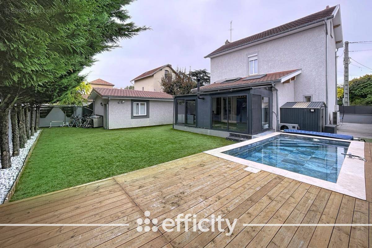 Maison à CHARVIEU-CHAVAGNEUX