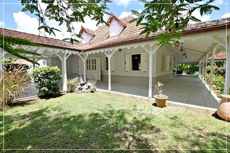 Sainte-Anne Plage – Villa T7 de 220 m²hab.+ 231m2 de terrasses - Piscine - bungalows annexes– Terrain 1 409 m² – Martinique (972 - photo 5