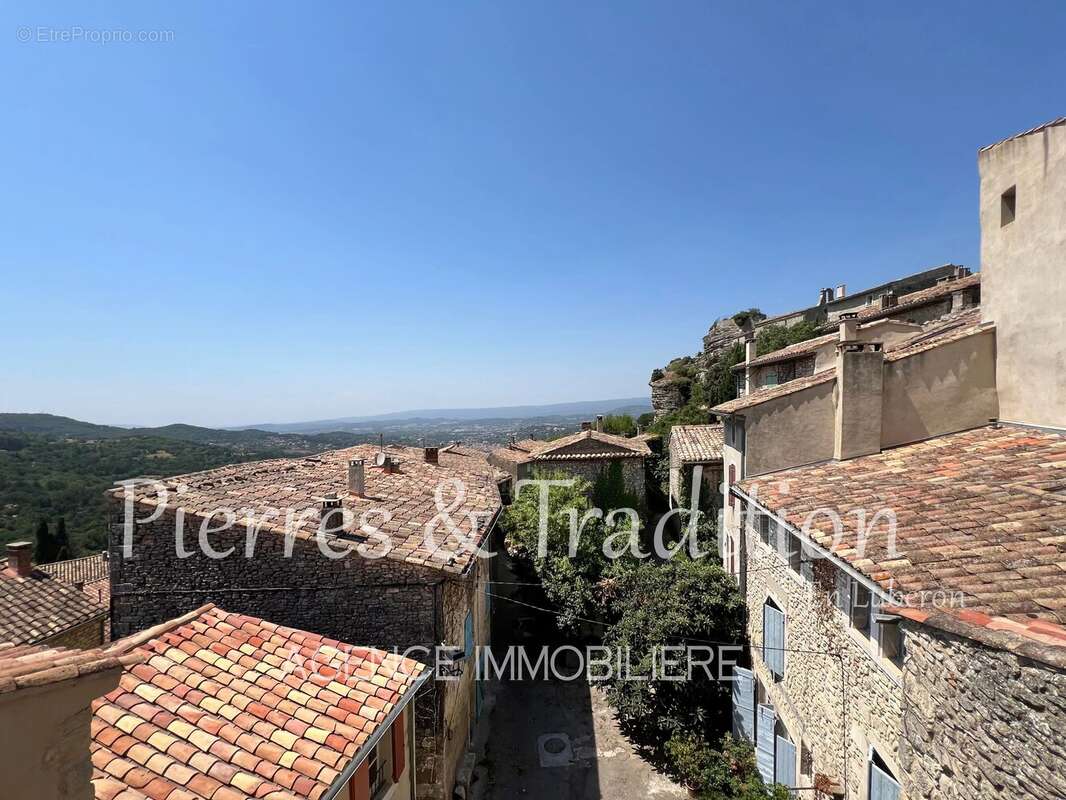 Saignon, grande maison de village avec local commercial et terrasse - photo 2
