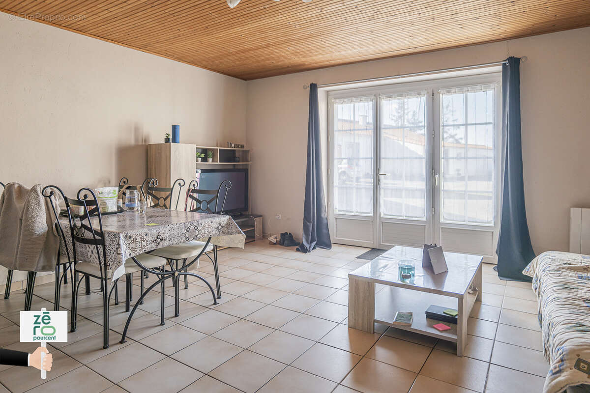 Maison à CHATEAUNEUF