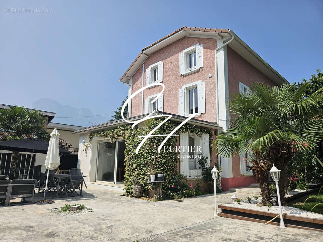 Maison à VILLARD-BONNOT