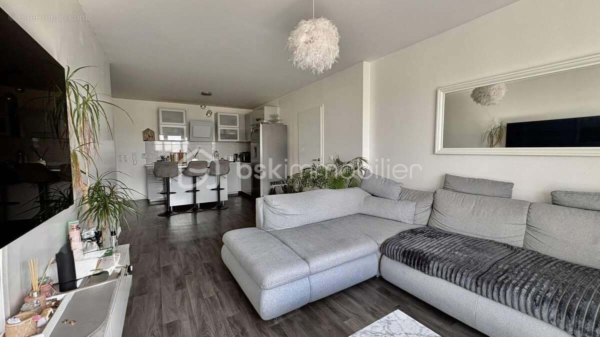 Appartement à LES PAVILLONS-SOUS-BOIS