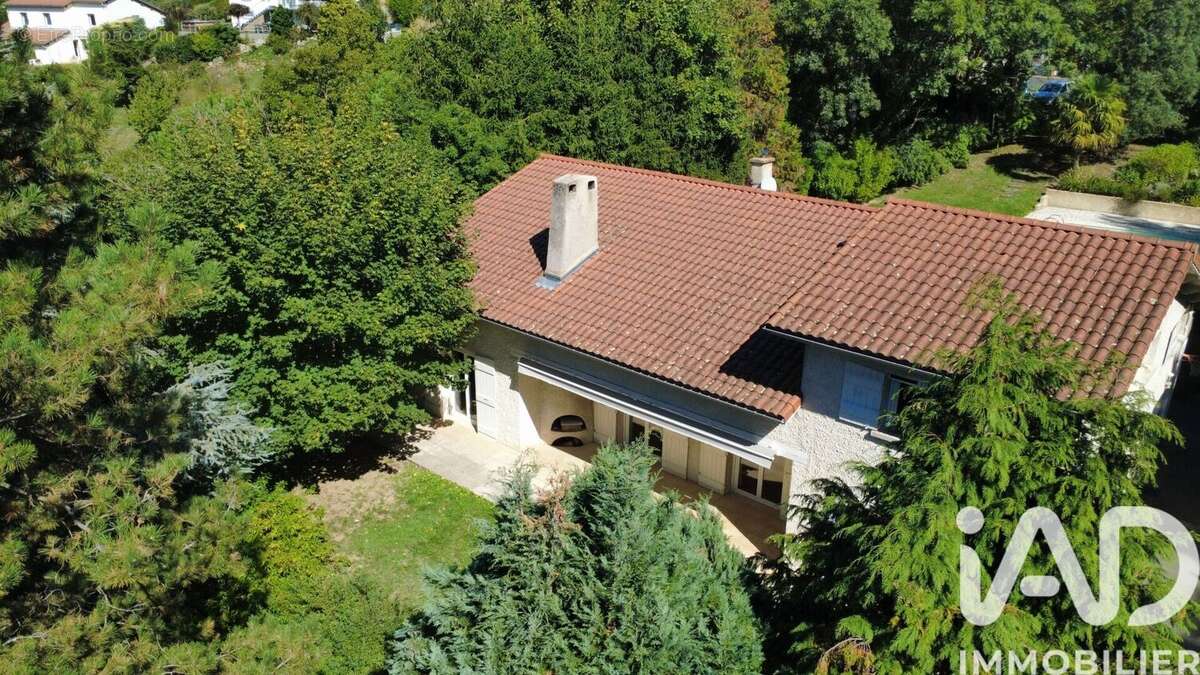 Photo 2 - Maison à SAINT-PAUL-EN-CORNILLON