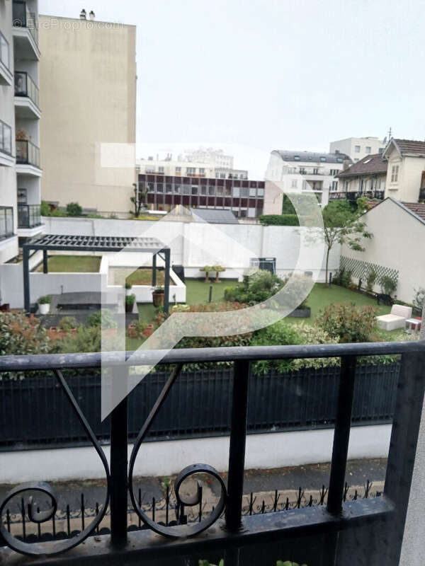 Appartement à COURBEVOIE