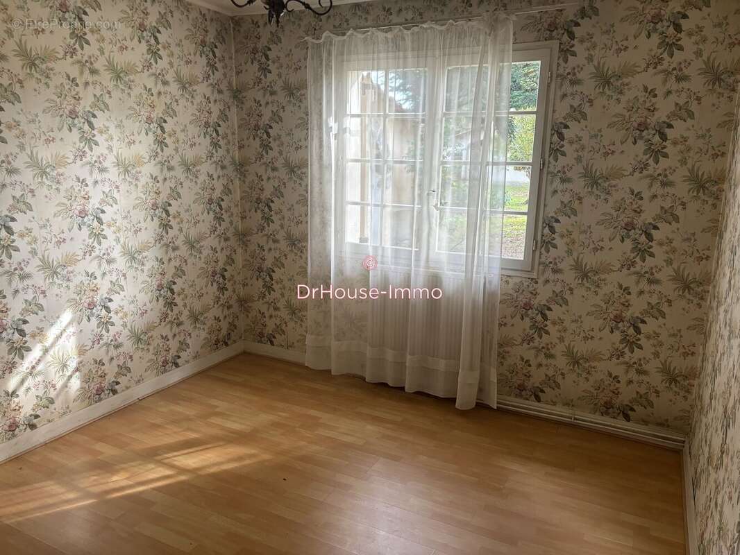 Maison à SAINT-MICHEL-DE-RIEUFRET