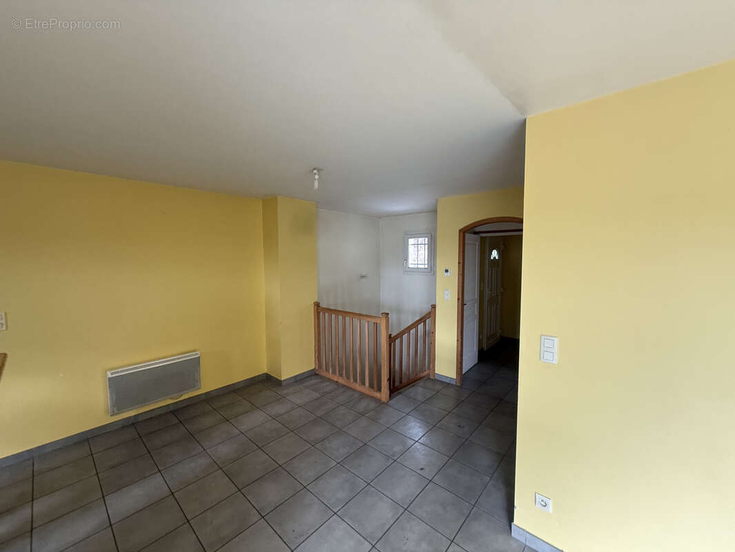 Maison à SAINT-JULIEN-CHAPTEUIL