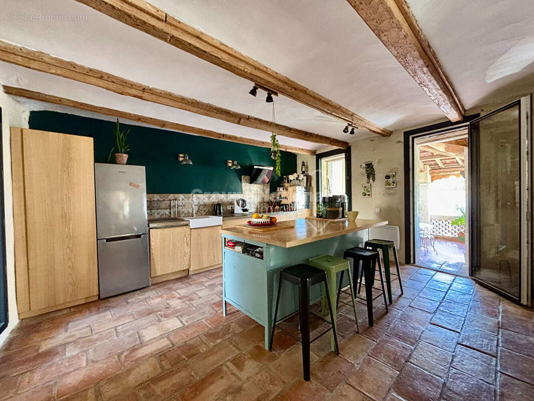 Maison Congénies 5 pièce(s) 158 m2+ Local 120 m² + Remise 126 m² - photo 2