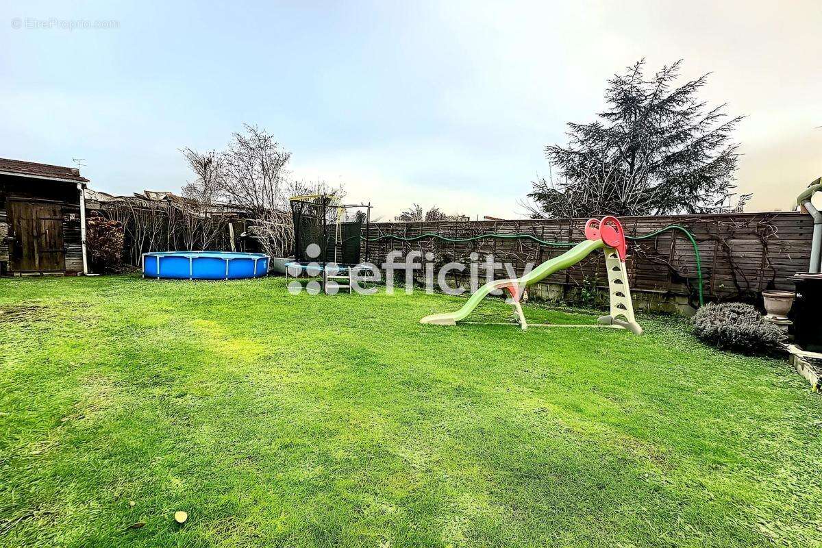 Maison à LIVRY-GARGAN