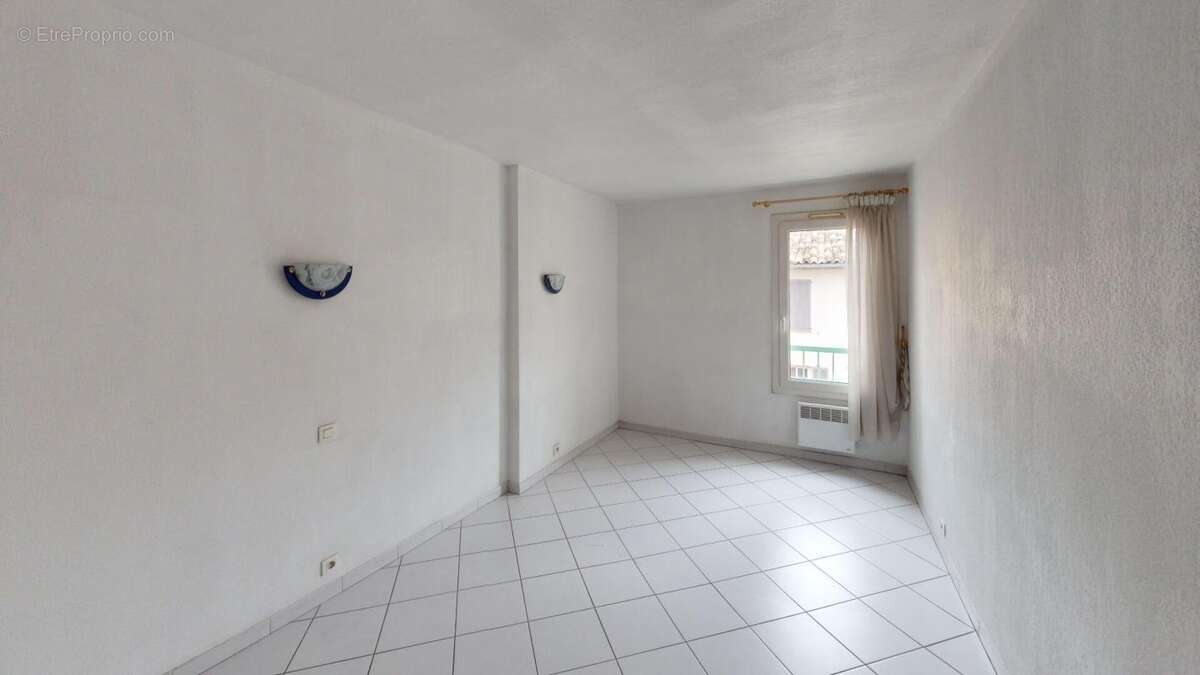 Appartement à LE MUY