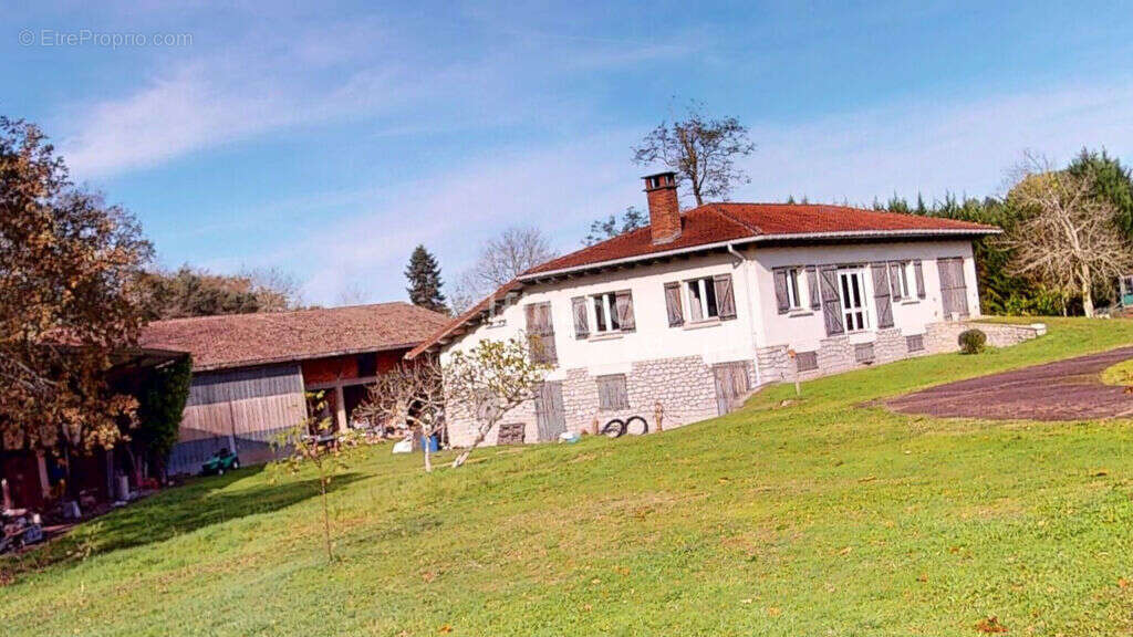 Maison à RION-DES-LANDES