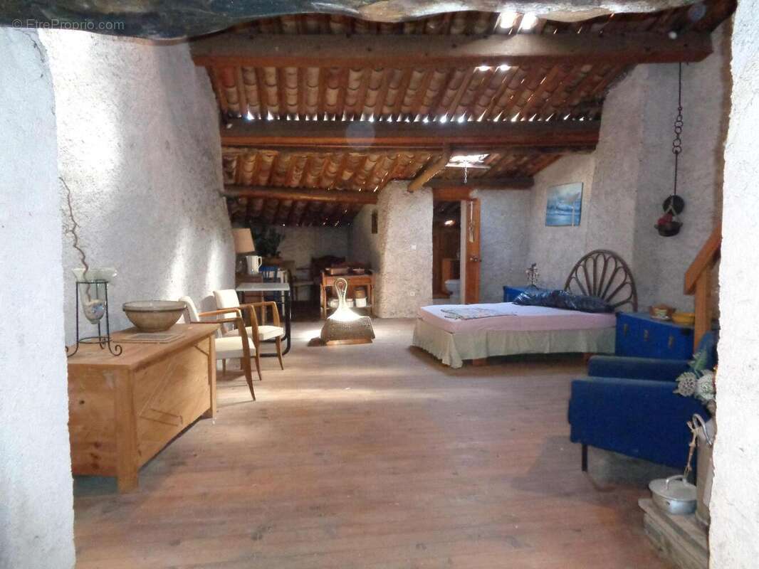   - Maison à LA MOTTE