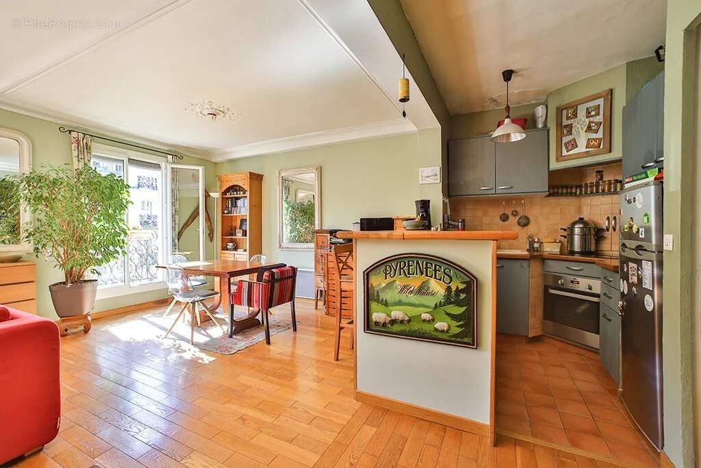 Appartement à PARIS-18E