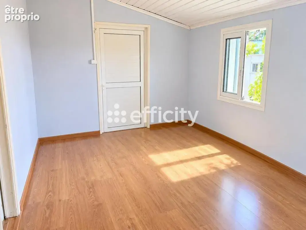 Maison 3 pièces 80 m² à vendre à Saint-Pierre (97432) - photo 3
