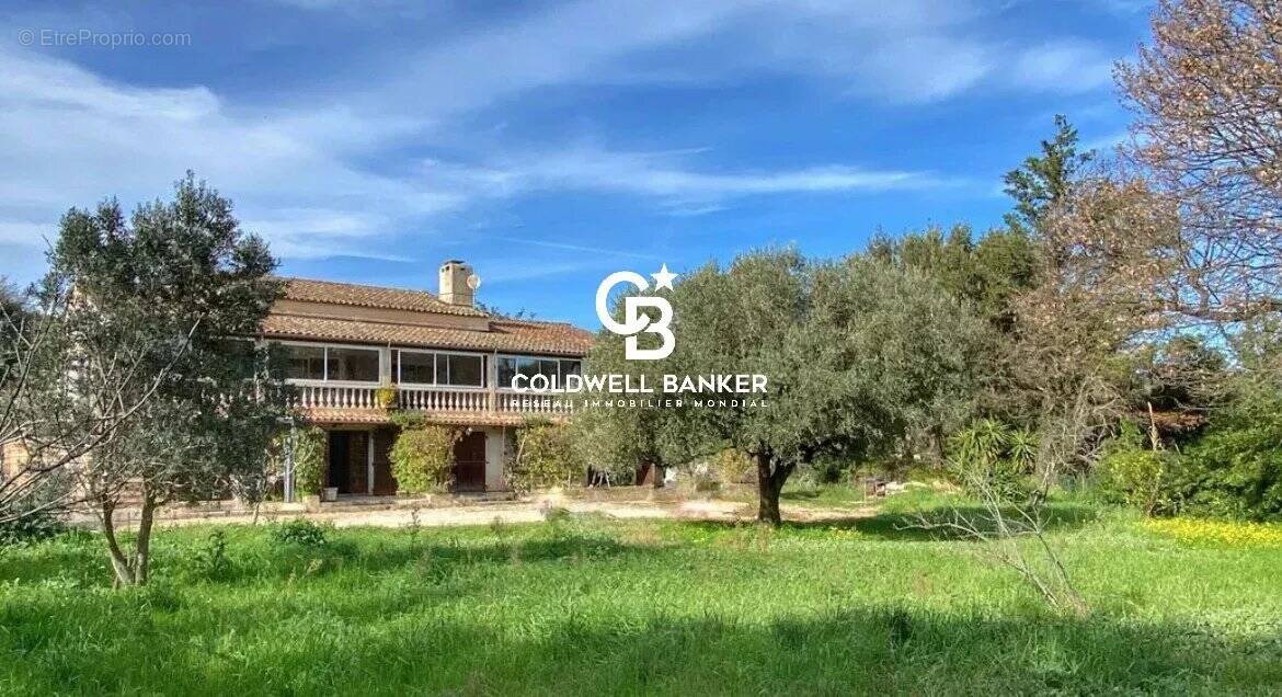 Maison à BORMES-LES-MIMOSAS