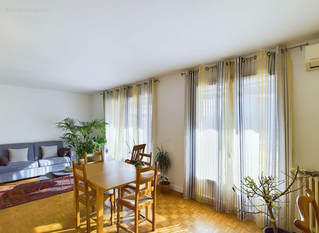 Appartement  t3  climatise 76m2 avec ascenseur  cave et parking securise  hyper centre  valence 26000 - photo 2