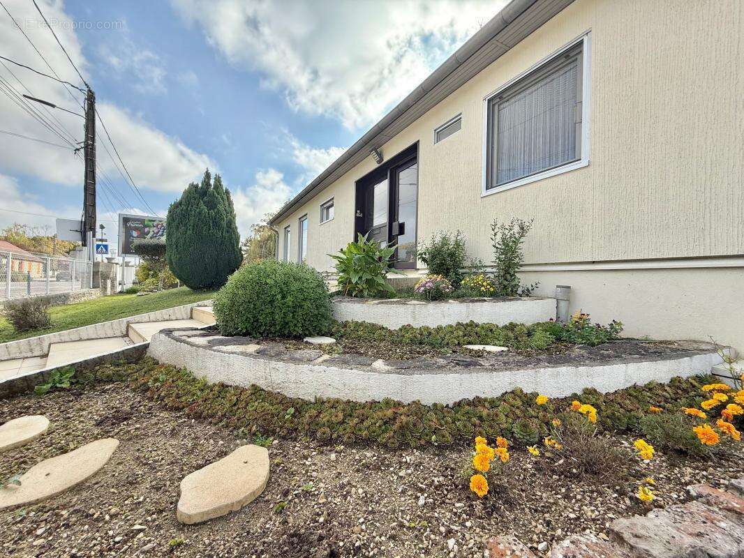 Maison à ARC-SUR-TILLE