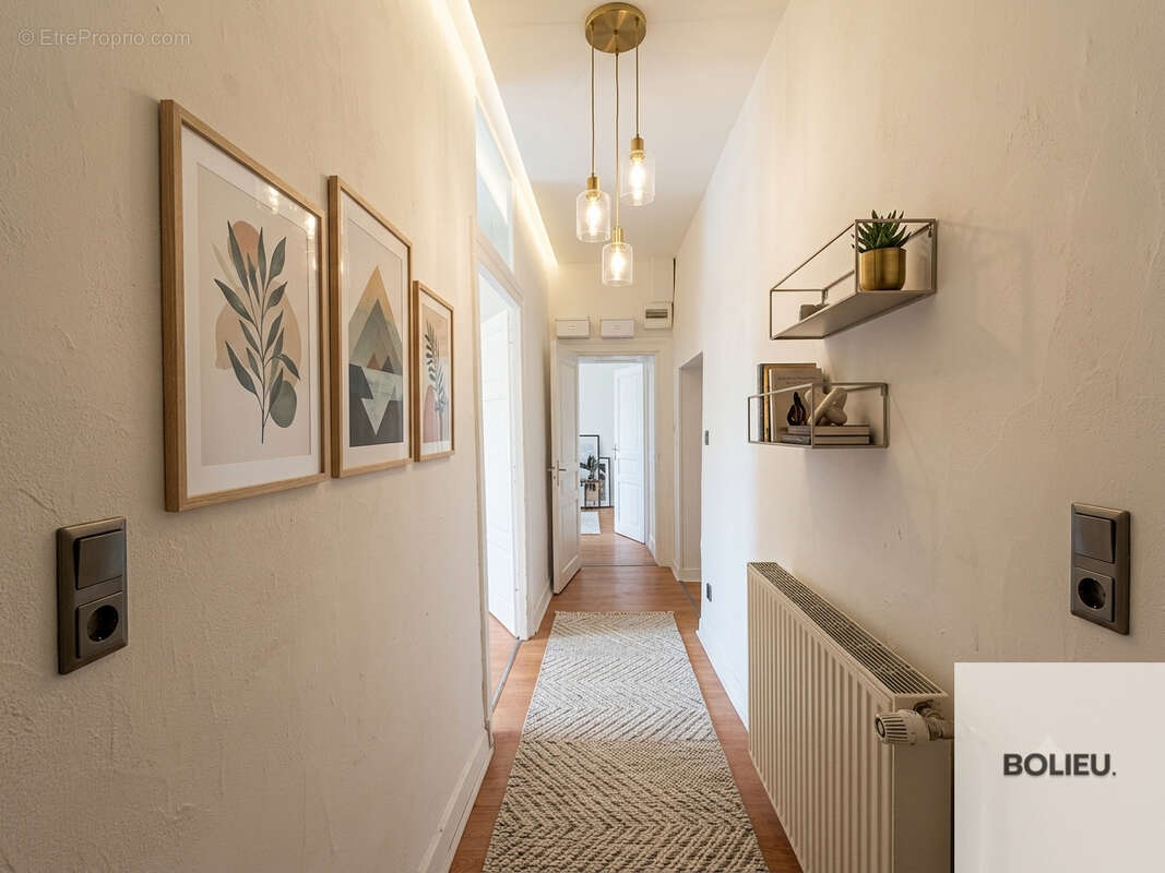 Immeuble de rapport à vendre à Belley — Centre-ville, face au Château,  trois lots libre - photo 9