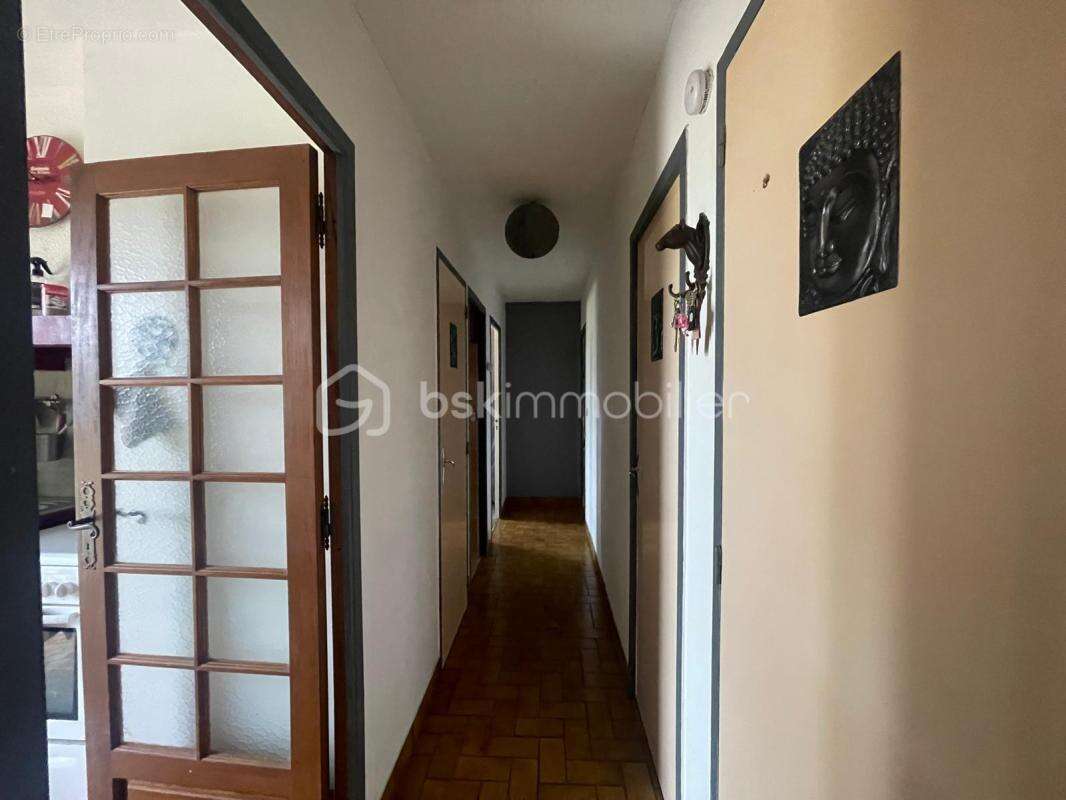 Maison avec sous-sol et terrain de 2270m² - photo 6