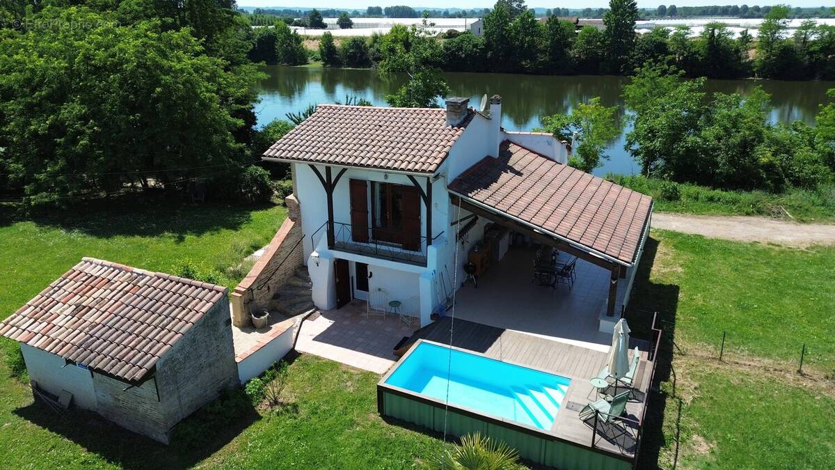Maison à CLAIRAC