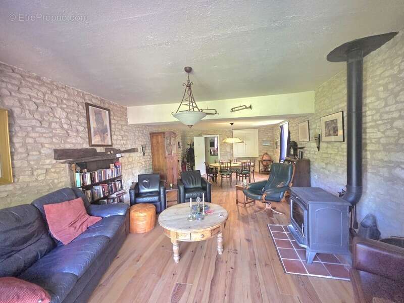 Maison de village à vendre en exclusivité 4 chambres, grange et jardin REVILLE AUX BOIS (55150) - photo 23