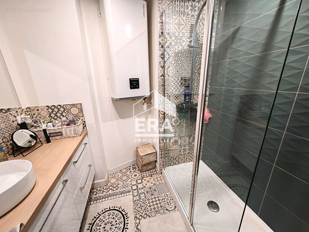 Appartement à MARSEILLE-5E